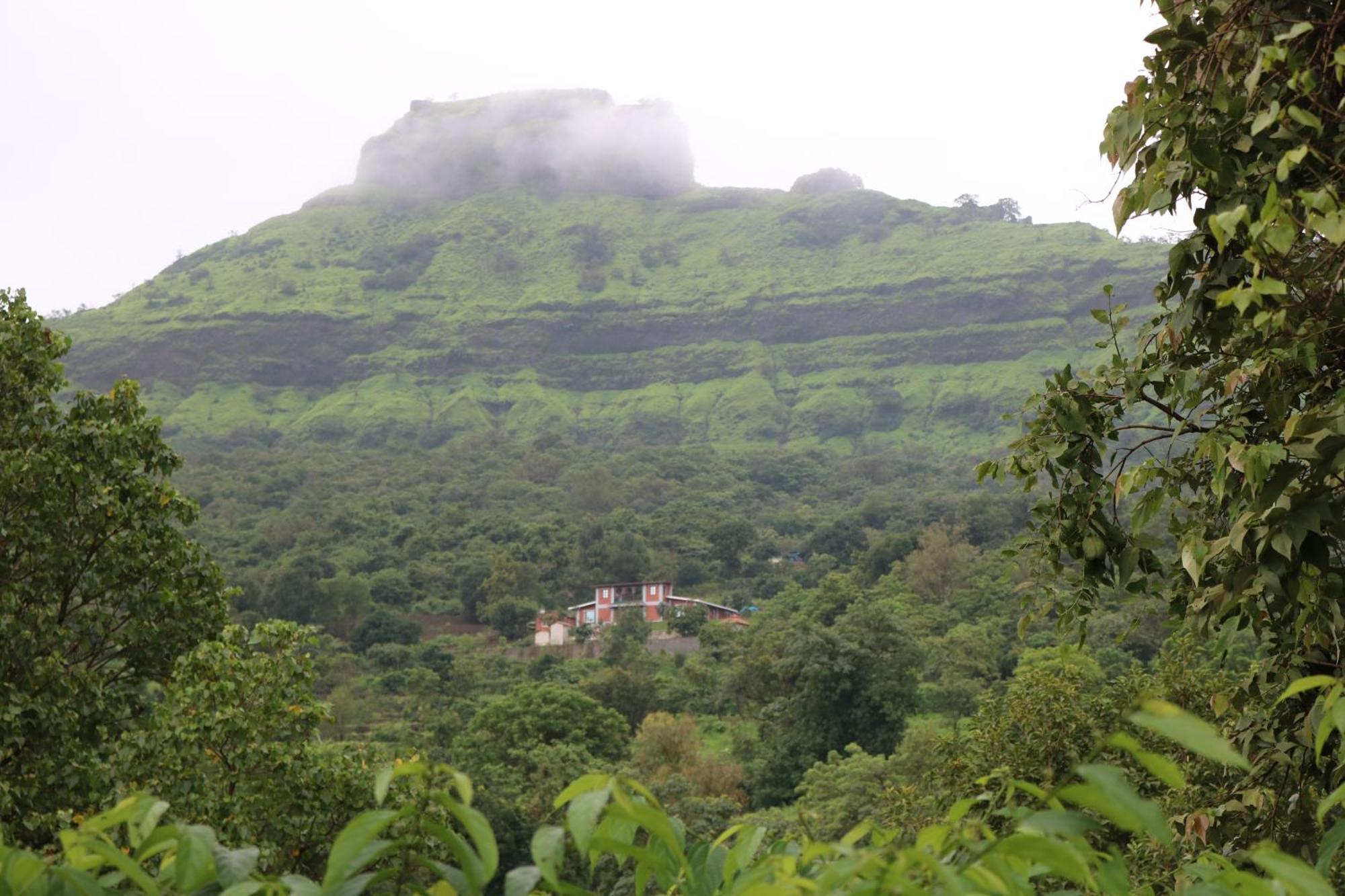 Shinde'S Tikona Valley Farm Villa Пюн Екстериор снимка